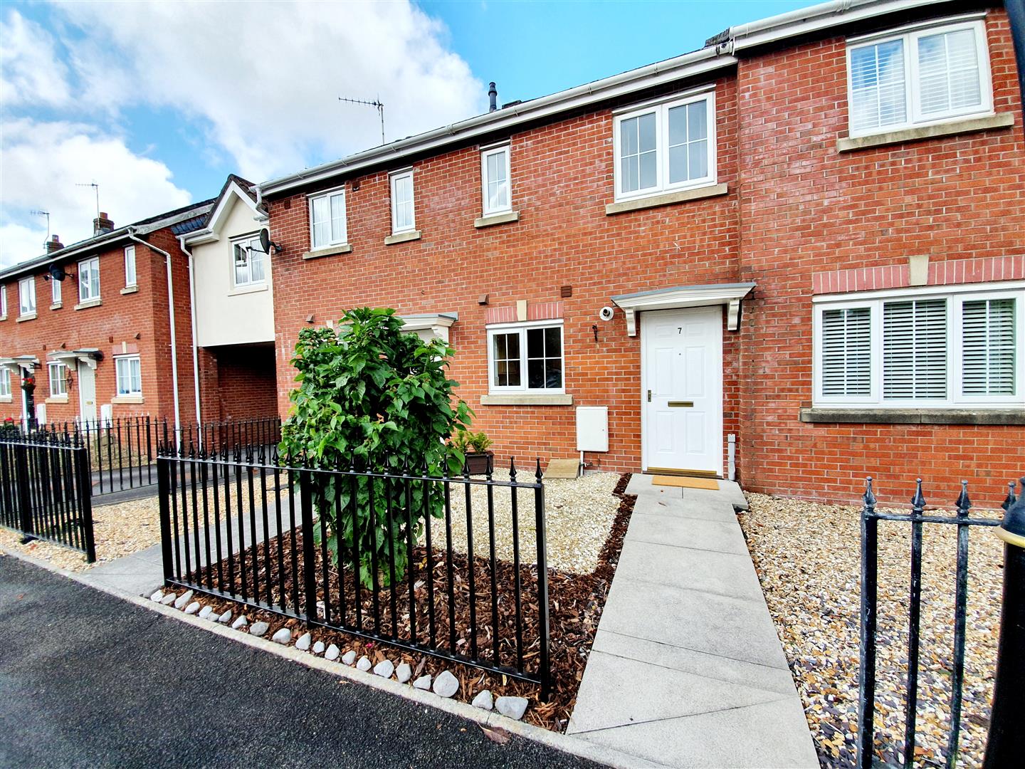 Y Llanerch, Pontlliw, SWANSEA, £144,995 Dawsons Property